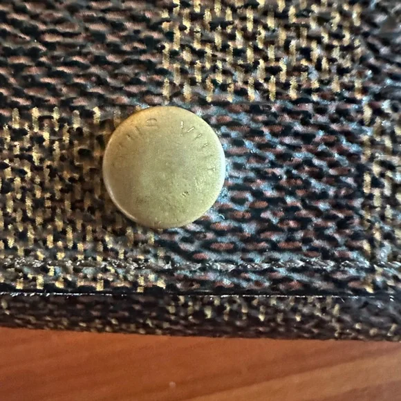 Louis Vuitton Damier Ebene Brown Checkered Key Holder Men or Women - Picture 3 of 16